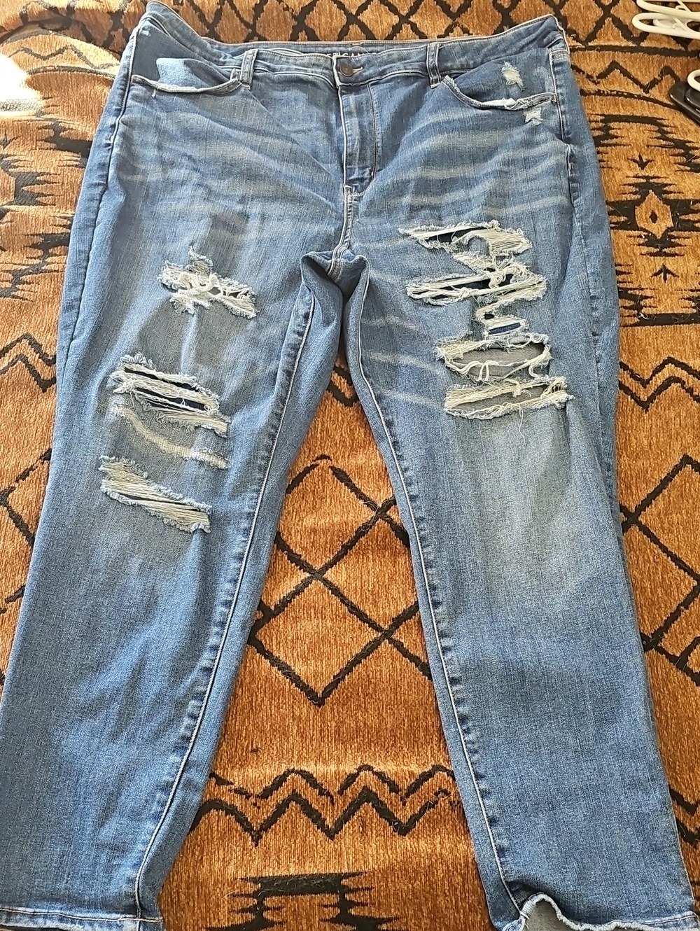 American Eagle Outfitters Light Blue Ripped Boyfriend Jeans